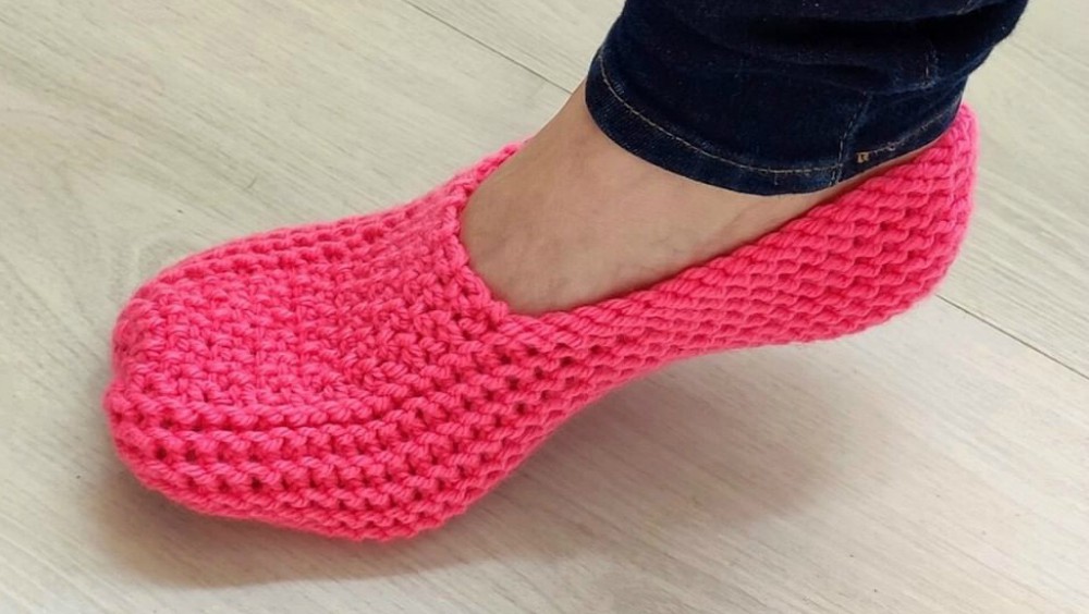 Soft and Cozy House Slippers - Free Knitting Pattern