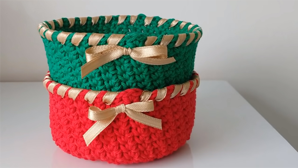 Crochet Christmas Baskets In Sizes